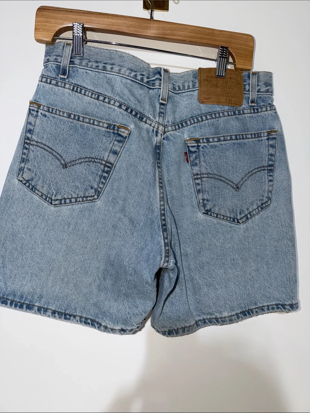 Vintage Y2K Levi’s 550 Denim Jorts Shorts 2000s Relaxed Fit Light Wash size 33”